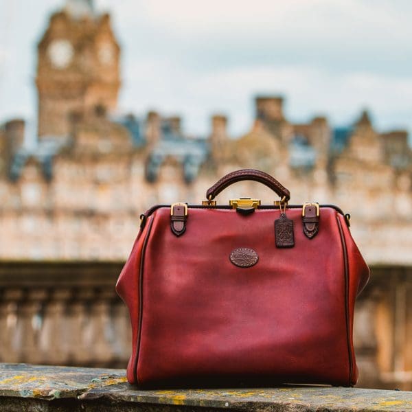 Travel leather Gladstone bag weekend in Spanish soft hide shiny brown, handmade by Mackenzie Leather Edinburgh.