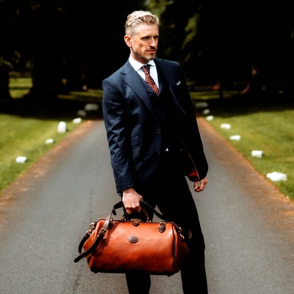 Travel leather Gladstone bag weekend in Spanish soft hide shiny brown, handmade by Mackenzie Leather Edinburgh.